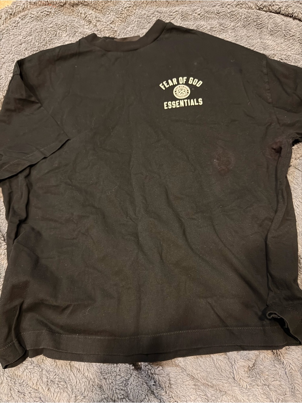 Fear of god essentials black tshirt sz M preowned